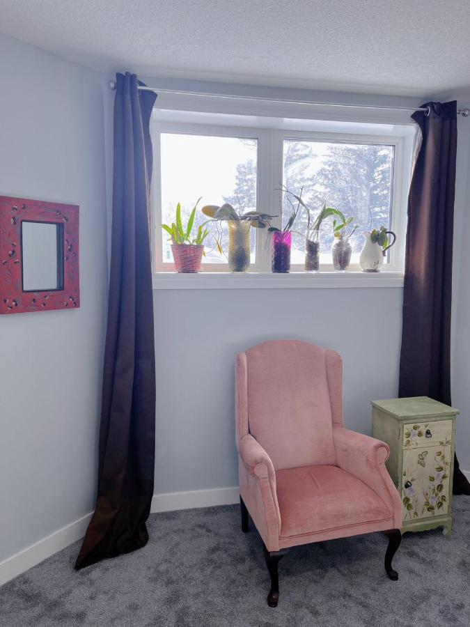Elegant Garden Suite&2Mins Bus Station Close Lrt& Free Parking YYC Kültér fotó