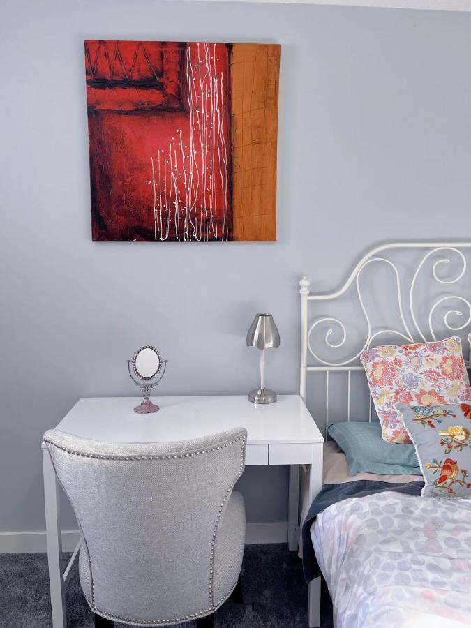 Elegant Garden Suite&2Mins Bus Station Close Lrt& Free Parking YYC Kültér fotó