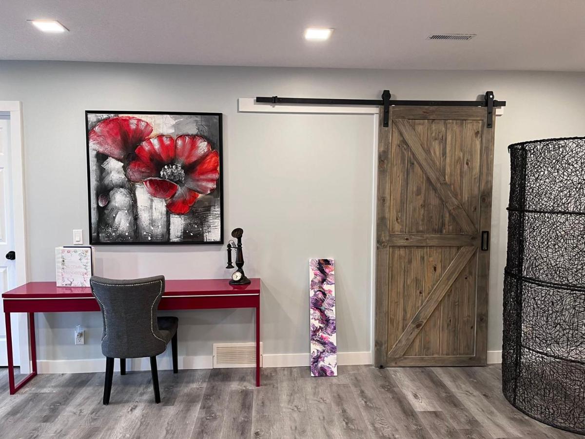 Elegant Garden Suite&2Mins Bus Station Close Lrt& Free Parking YYC Kültér fotó
