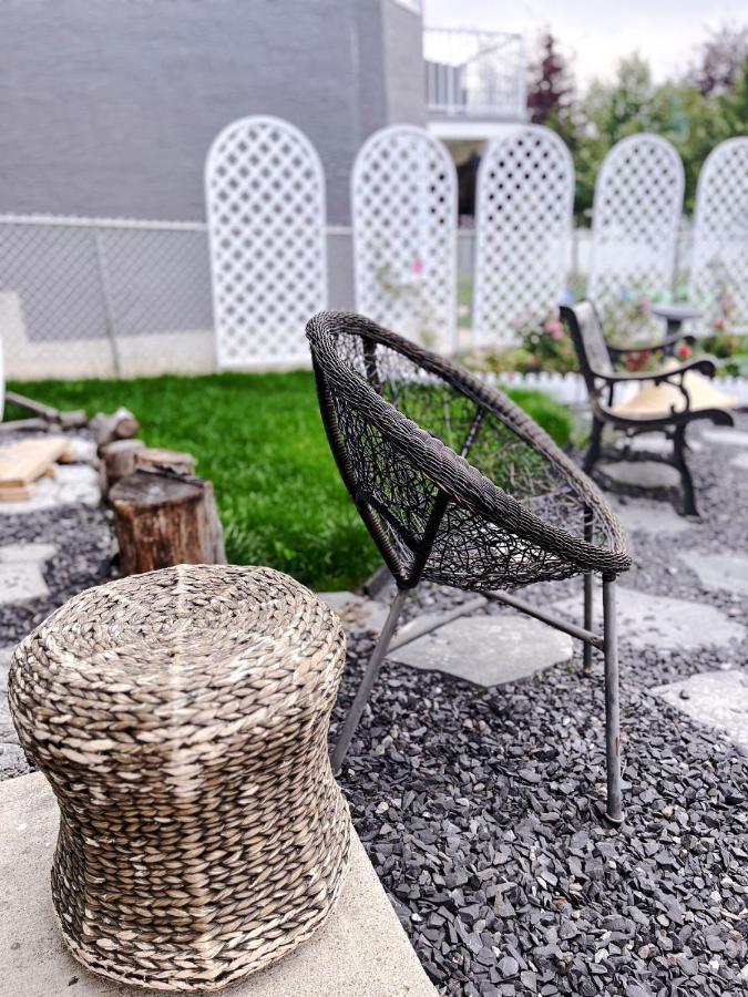 Elegant Garden Suite&2Mins Bus Station Close Lrt& Free Parking YYC Kültér fotó