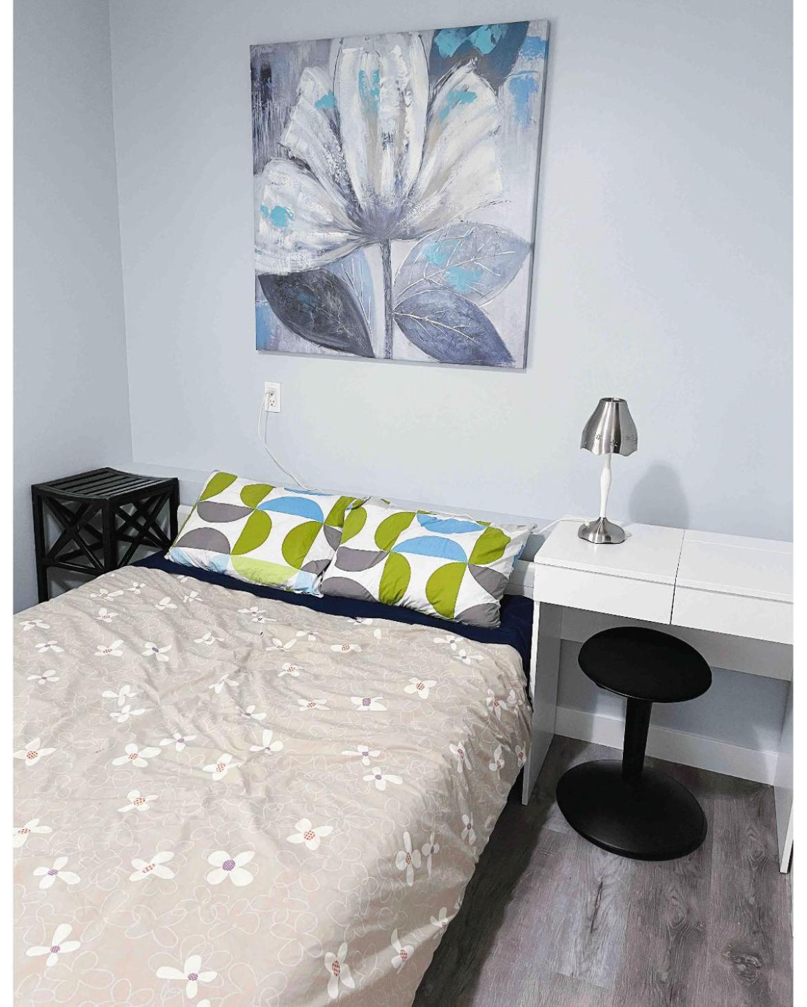 Elegant Garden Suite&2Mins Bus Station Close Lrt& Free Parking YYC Szoba fotó